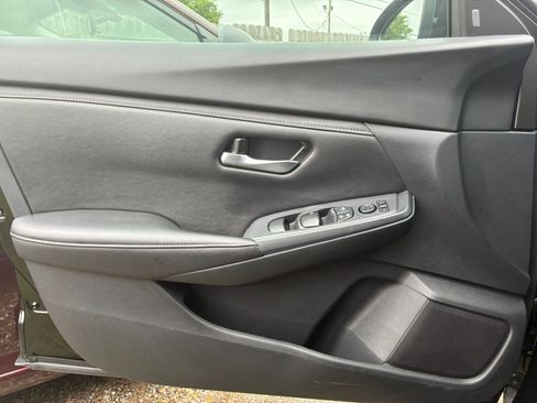 Used 2025 Nissan Sentra SV FWD image 15