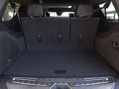 Used 2022 Cadillac Escalade ESV Sport Platinum w/ LPO, ONYX Package image 34