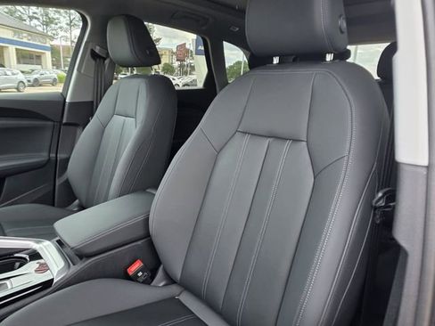 Used 2025 Audi Q5 Premium Plus w/ Premium Plus AWD/4WD image 17