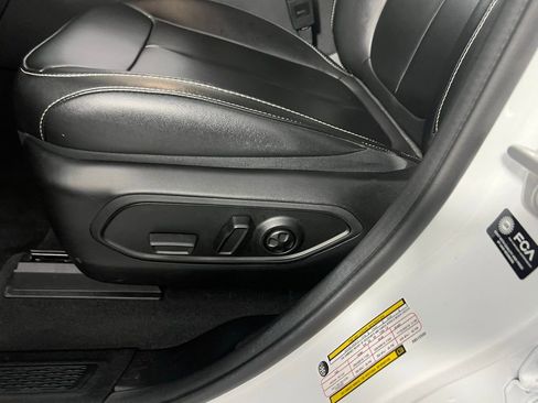 Used 2024 Jeep Grand Cherokee L Limited image 24