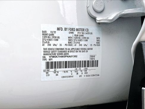 Used 2023 Ford Explorer Platinum w/ Technology Package RWD image 19
