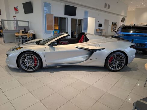 Used 2024 Chevrolet Corvette Z06 w/ Battery Protection Package image 4