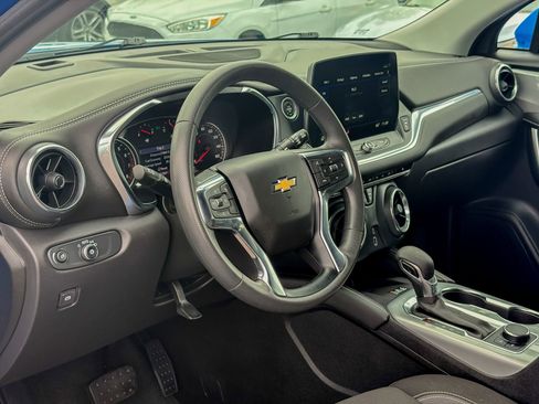 Used 2024 Chevrolet Blazer LT w/ Convenience Package FWD image 5