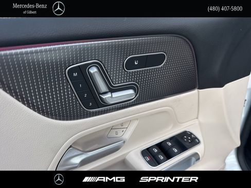 Certified 2023 Mercedes-Benz GLB 250 image 13