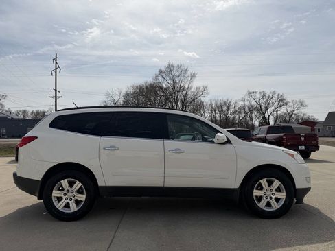 Used 2012 Chevrolet Traverse LT image 9