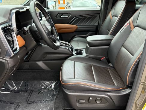 Used 2023 GMC Canyon AT4 w/ AT4 Premium Package AWD/4WD image 21