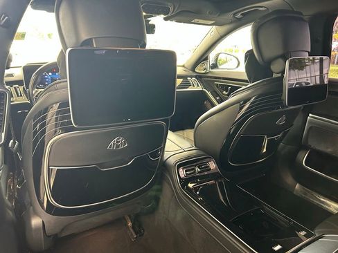 Used 2021 Mercedes-Benz Maybach S 580 4MATIC image 40