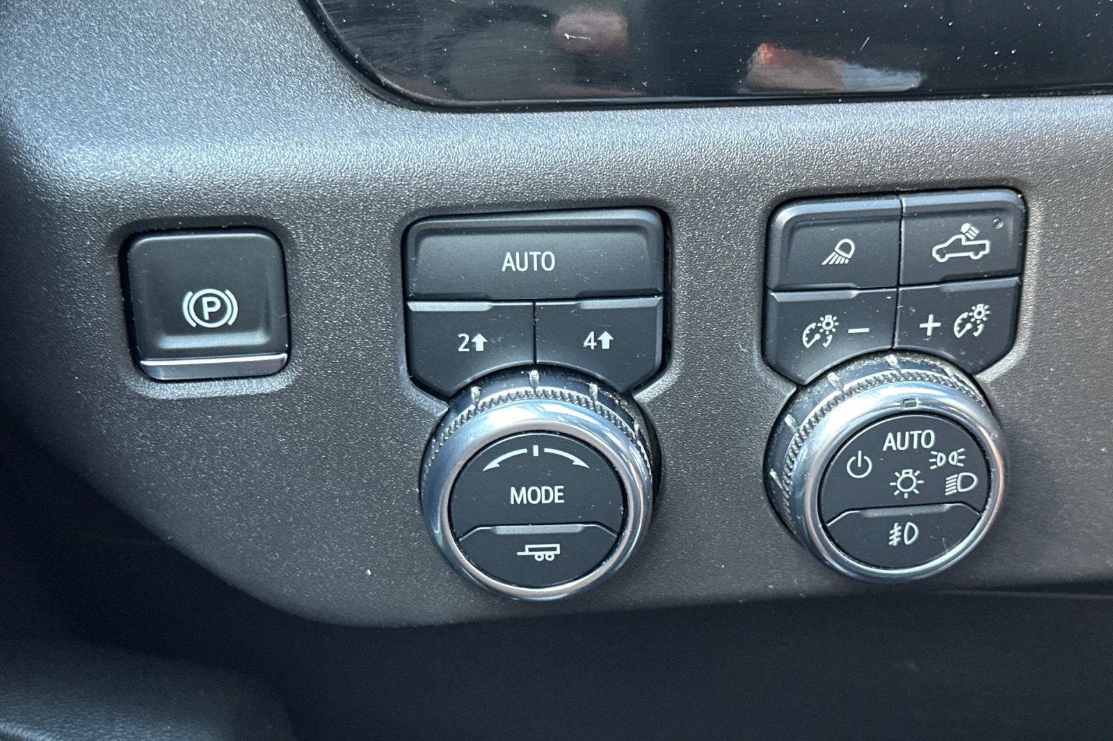 Used 2025 GMC Sierra 1500 SLT AWD/4WD image 39