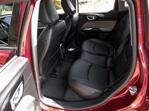 Used 2022 Jeep Compass Limited image 50