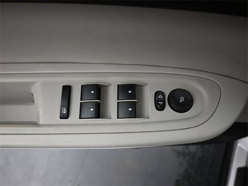 Used 2012 GMC Acadia SLE image 28