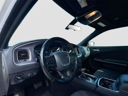 Used 2020 Dodge Charger SXT image 6