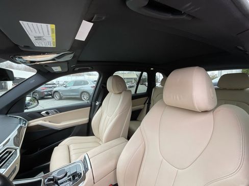 Used 2022 BMW X5 xDrive40i w/ Parking Assistance Package image 21