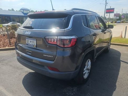 Used 2020 Jeep Compass Sport w/ Cold Weather Group FWD image 3