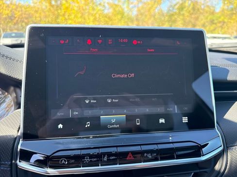 New 2026 Jeep Compass Limited image 17