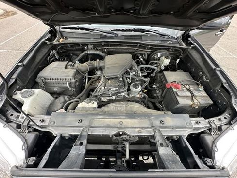 Used 2022 Toyota Tacoma SR5 RWD image 30