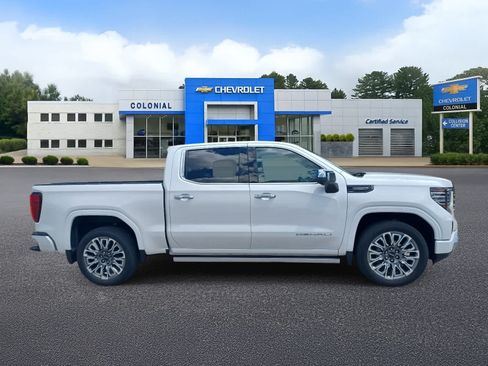 Used 2024 GMC Sierra 1500 Denali Ultimate AWD/4WD image 3