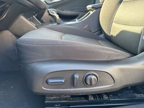 Used 2024 Chevrolet Malibu LT image 19