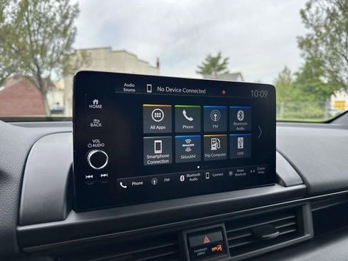 Used 2025 Honda Pilot TrailSport image 25