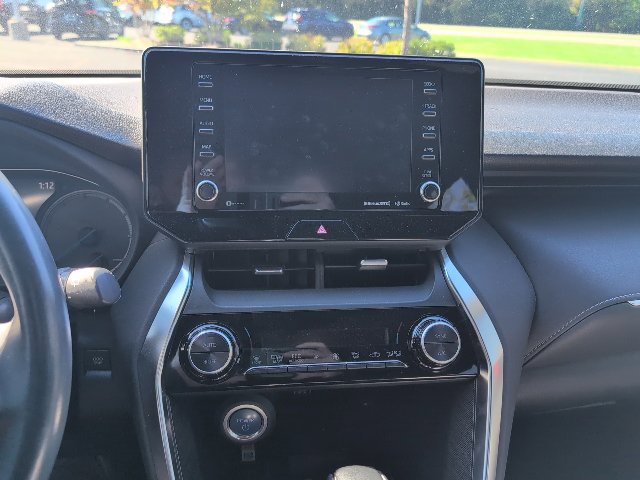 Used 2022 Toyota Venza XLE AWD/4WD image 11