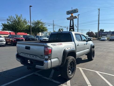 Used 2023 Toyota Tacoma TRD Off-Road w/ Technology Package AWD/4WD image 6