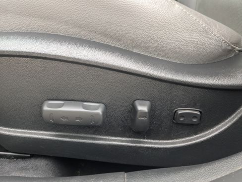 Used 2015 Hyundai Elantra Limited w/ Option Group 05 image 21