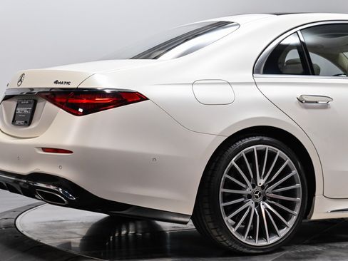 Used 2023 Mercedes-Benz S 580 4MATIC Sedan w/ AMG Line image 12