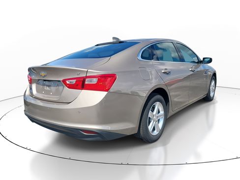 Used 2023 Chevrolet Malibu LT w/ Driver Confidence Package image 4