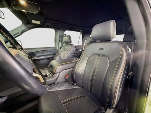 Used 2023 Ford Expedition Platinum RWD image 14
