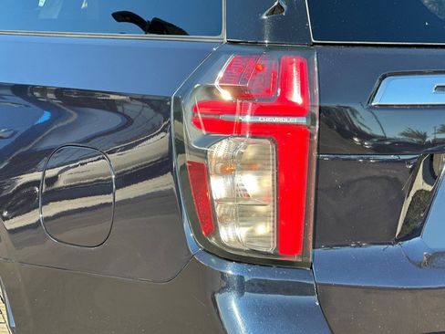 Used 2024 Chevrolet Suburban LT image 40