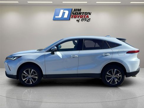 Used 2023 Toyota Venza LE image 8