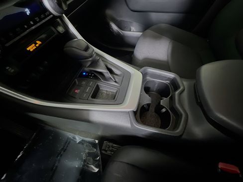 Used 2020 Toyota RAV4 XLE w/ Convenience Package image 25