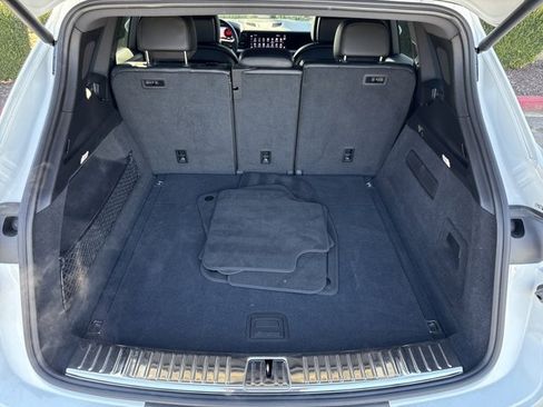 Used 2024 Porsche Cayenne image 6