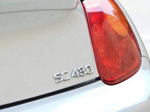 Used 2005 Lexus SC 430 Convertible image 9