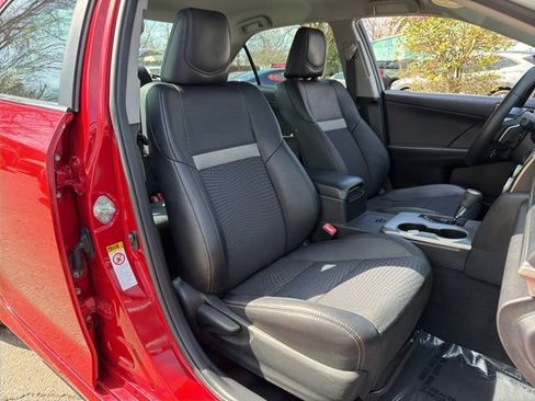 Used 2014 Toyota Camry SE image 10