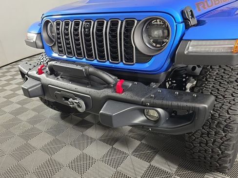 Used 2024 Jeep Wrangler Unlimited Rubicon AWD/4WD image 10