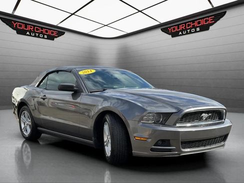 Used 2014 Ford Mustang V6 2dr Convertible w/ Equipment Group 102A image 8