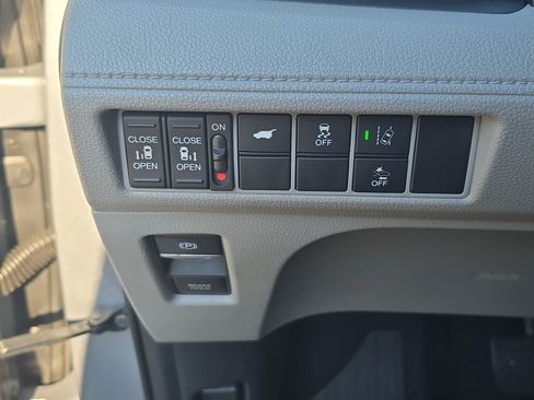 Used 2018 Honda Odyssey EX-L image 26