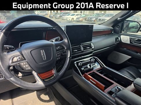 Used 2023 Lincoln Navigator L Reserve AWD/4WD image 4