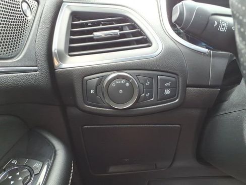 Used 2020 Ford Edge ST w/ Cold Weather Package AWD/4WD image 14