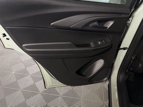 Used 2024 Chevrolet TrailBlazer ACTIV w/ Convenience Package image 29