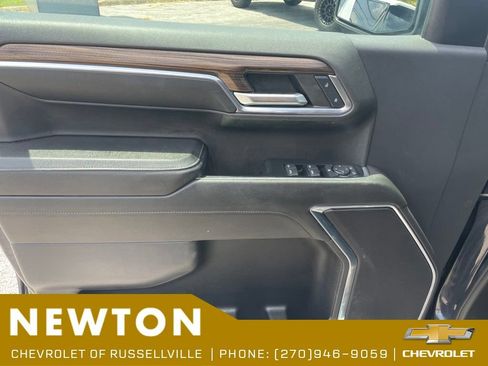 Used 2023 Chevrolet Silverado 1500 LT AWD/4WD image 8