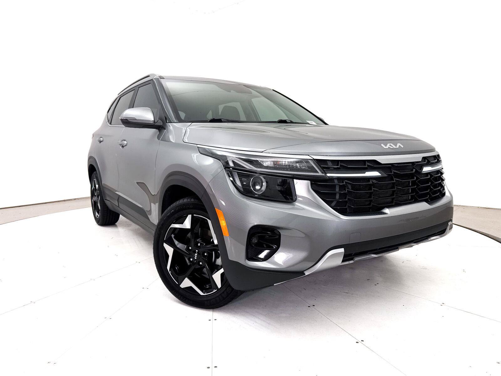 Used 2024 Kia Seltos EX FWD image 1