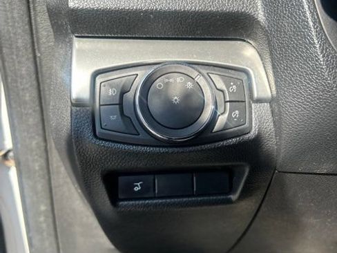 Used 2018 Ford Explorer XLT w/ Equipment Group 202A AWD/4WD image 24