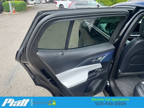 Used 2024 Chevrolet Equinox EV LT FWD image 39