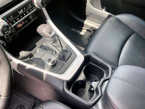Certified 2021 Toyota RAV4 XLE Premium AWD/4WD image 18