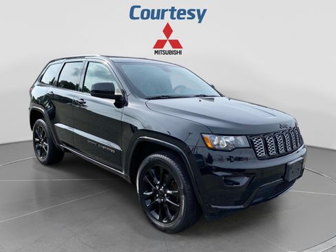 Used 2020 Jeep Grand Cherokee Altitude AWD/4WD image 8