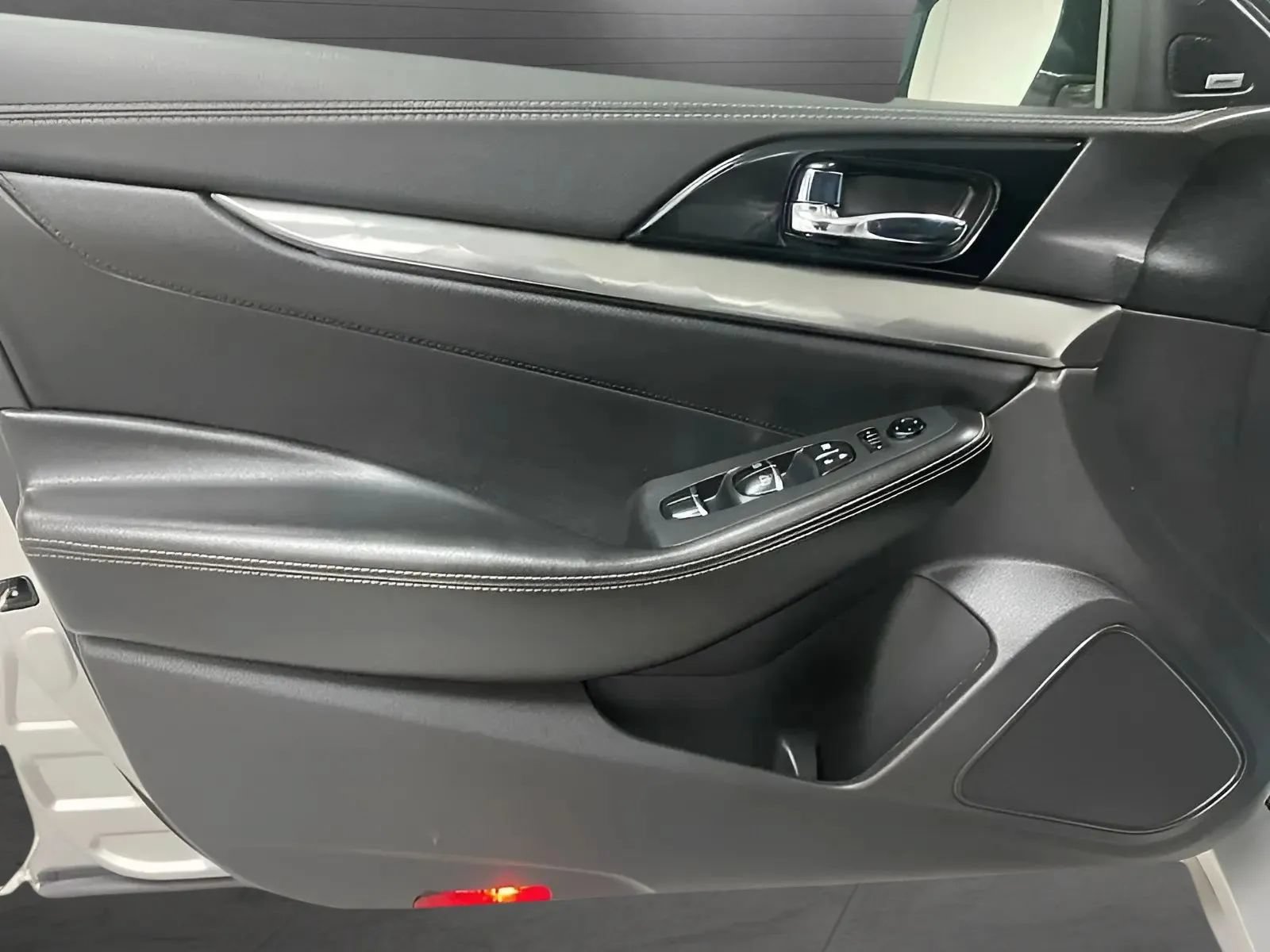 Used 2020 Nissan Maxima 3.5 SL w/ Floor Mat Group FWD image 9