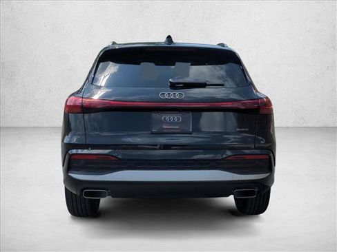 Used 2025 Audi Q5 Premium w/ Convenience Package image 6