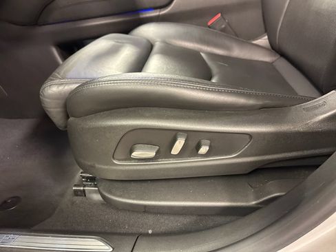 Used 2017 Cadillac XT5 Luxury w/ Driver Awareness Package FWD image 26