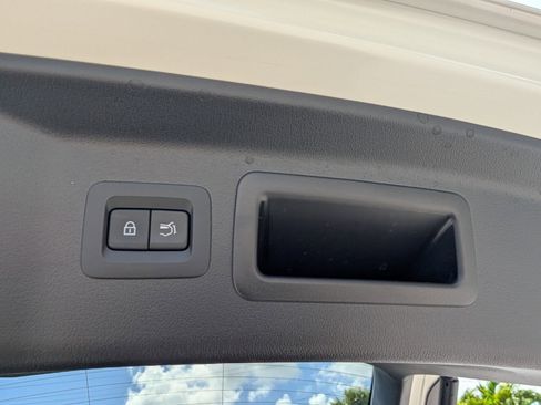 Used 2025 MAZDA CX-90 3.3 Turbo S w/ Premium Package image 18